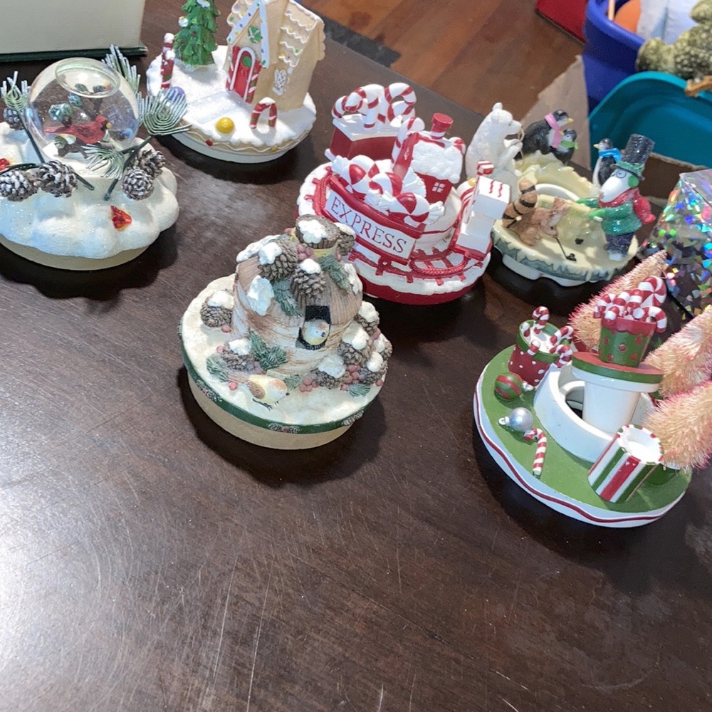 Holliday candle toppers